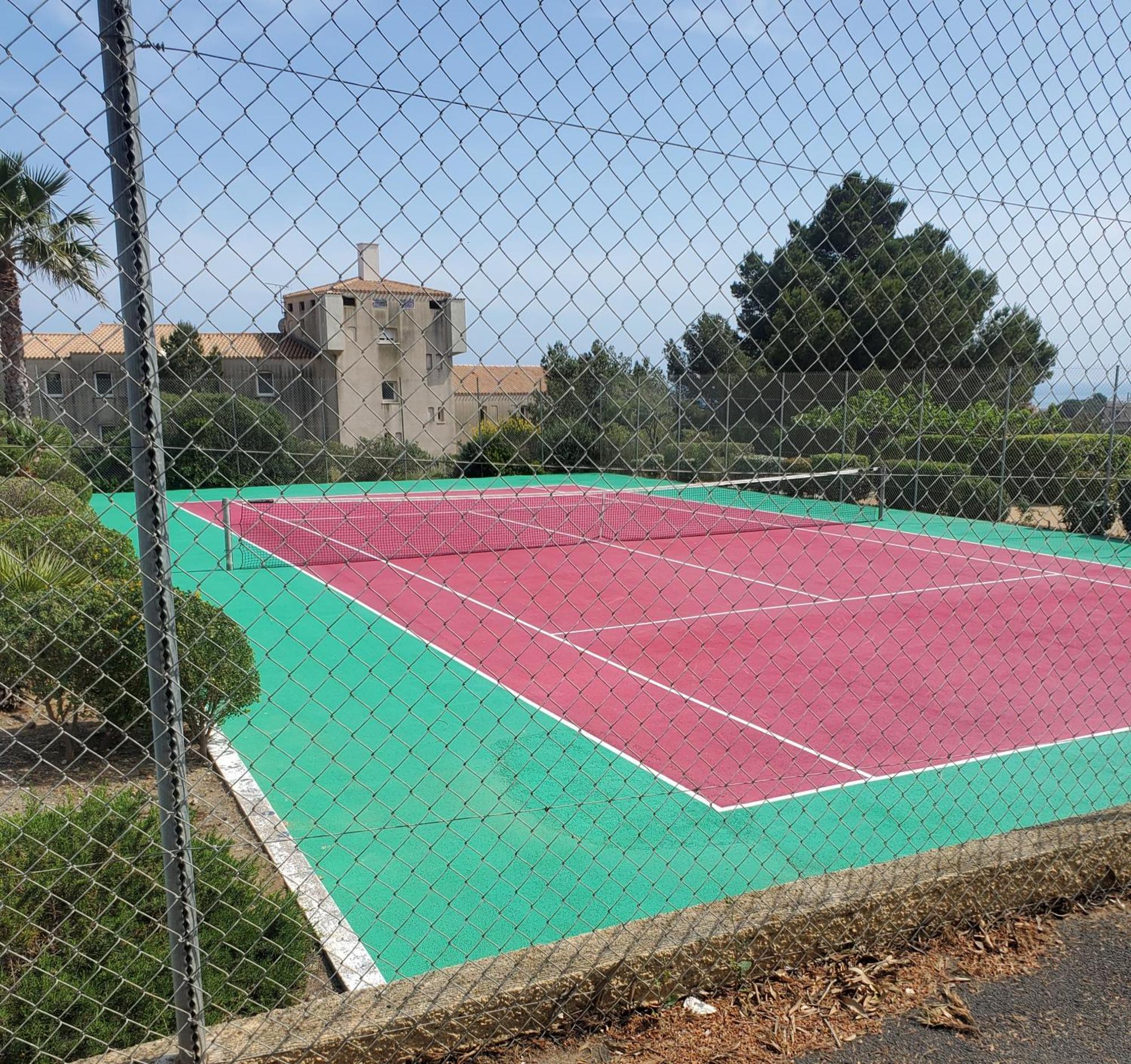 Appt 2 Ou 4 Personnes Avec Piscine, Tennis Et Parking Prive Fleury  Buitenkant foto